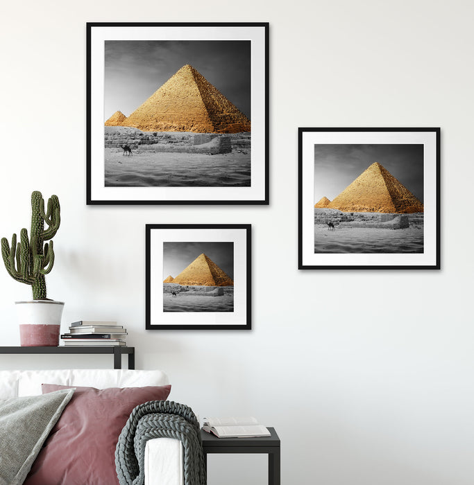 Pyramiden in Ägypten bei Sonnenuntergang B&W Detail Passepartout Wohnzimmer Quadratisch