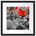 Hunderte bunte Luftballons B&W Detail Passepartout Quadratisch 40