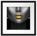 Frauenmund mit goldenem Gloss B&W Detail Passepartout Quadratisch 40
