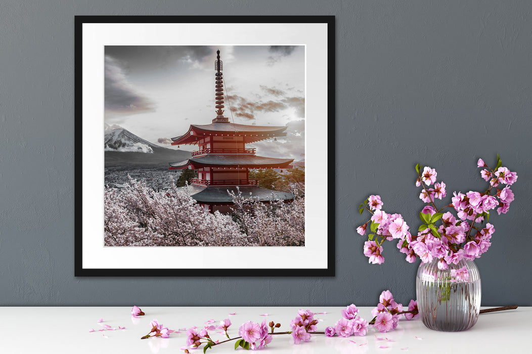 Japanischer Tempel zwischen Kirschblüten B&W Detail Passepartout Detail Quadratisch