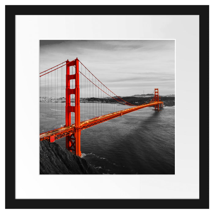 Golden Gate Bridge bei Sonnenuntergang B&W Detail Passepartout Quadratisch 40
