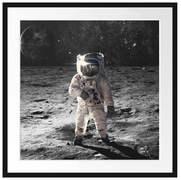 Einsamer Astronaut auf dem Mond B&W Detail Passepartout Quadratisch 70