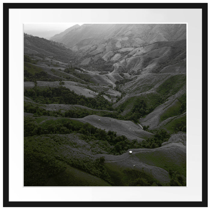 Grüne Berglandschaft in Thailand B&W Detail Passepartout Quadratisch 70