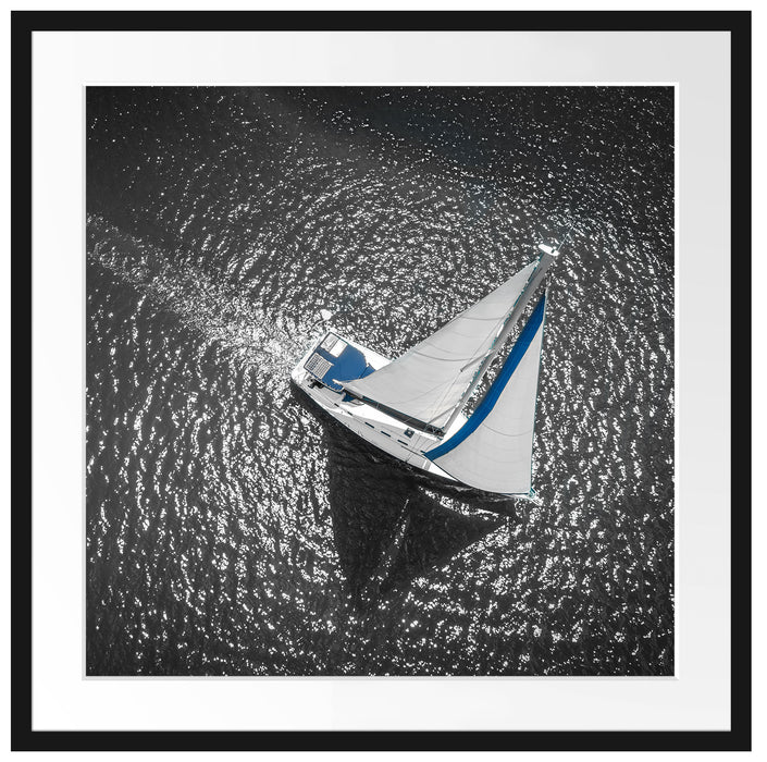 Einsames Segelboot auf dem Meer B&W Detail Passepartout Quadratisch 70