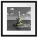 Leuchtturm auf kleiner Insel im Meer B&W Detail Passepartout Quadratisch 40