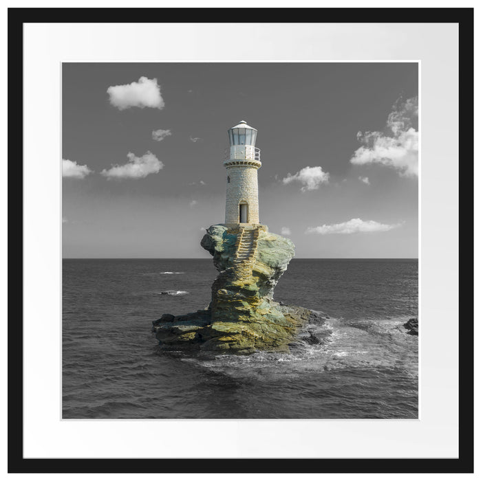 Leuchtturm auf kleiner Insel im Meer B&W Detail Passepartout Quadratisch 55