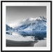 Winterlandschaft mit gefrorenem Bergsee B&W Detail Passepartout Quadratisch 70