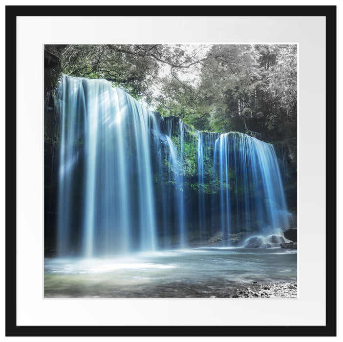 Tropischer Wasserfall im Wald B&W Detail Passepartout Quadratisch 55