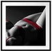 Frauenkörper in sexy roter Unterwäsche B&W Detail Passepartout Quadratisch 70