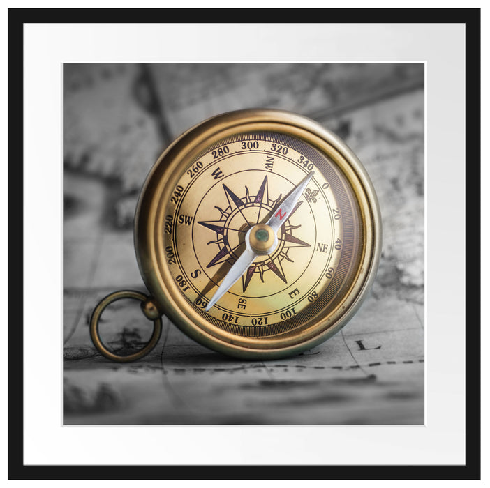 Alter Kompass auf Weltkarte B&W Detail Passepartout Quadratisch 55