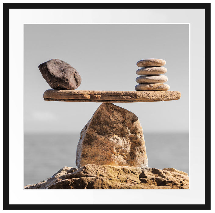 Steinpyramide Waage B&W Detail Passepartout Quadratisch 70