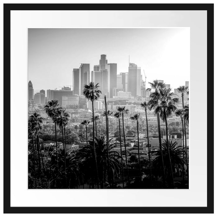 Palmen vor Skyline von Los Angeles, Monochrome Passepartout Quadratisch 55