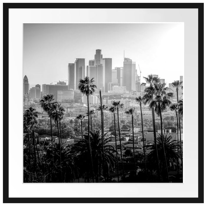 Palmen vor Skyline von Los Angeles, Monochrome Passepartout Quadratisch 70