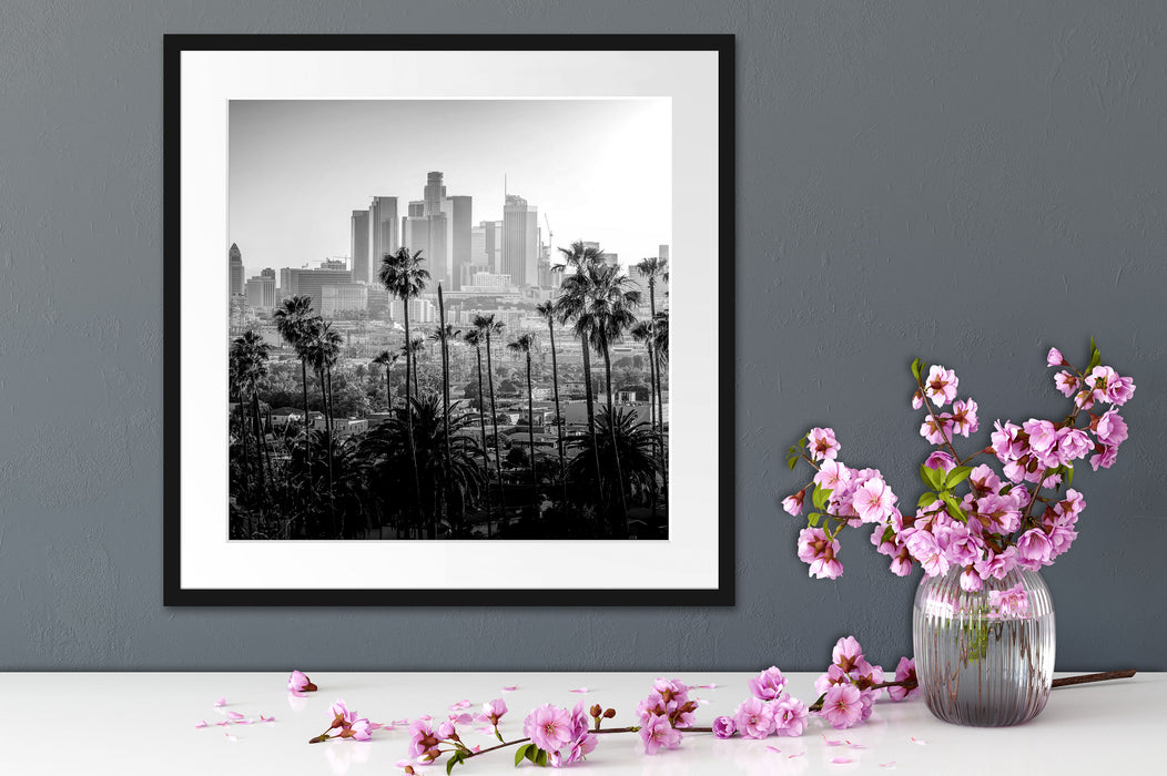 Palmen vor Skyline von Los Angeles, Monochrome Passepartout Detail Quadratisch