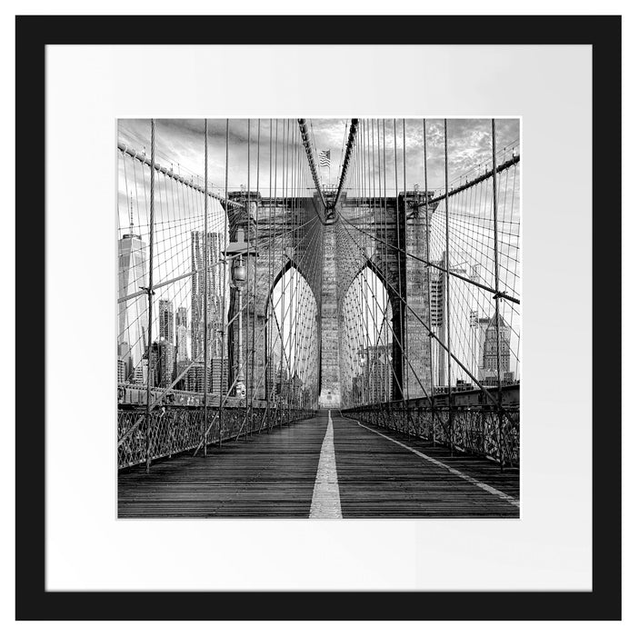 Leere Brooklyn Bridge in New York City, Monochrome Passepartout Quadratisch 40