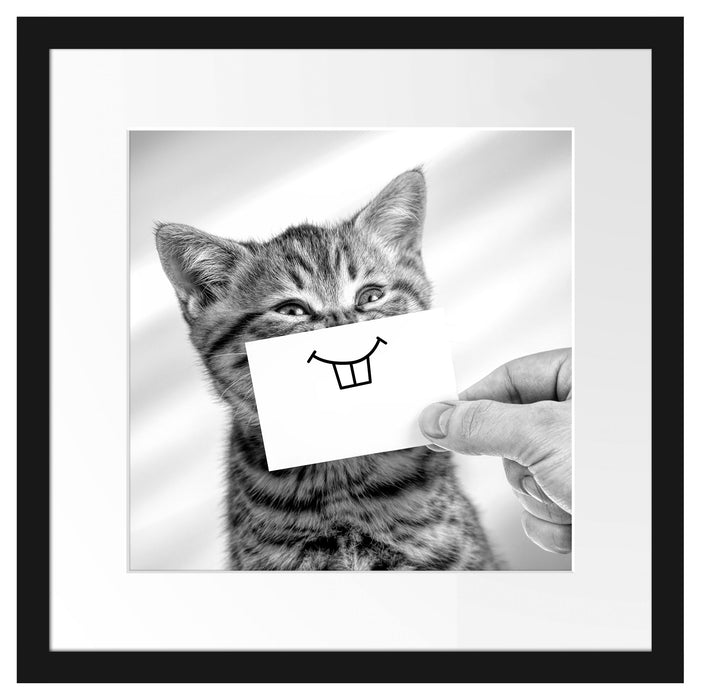Lustige Katze mit Lächeln auf Papier, Monochrome Passepartout Quadratisch 40