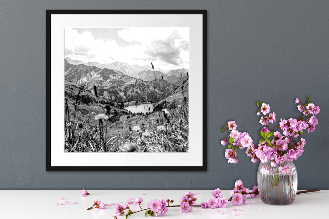Wiesenblumen in den Bergen, Monochrome Passepartout Detail Quadratisch