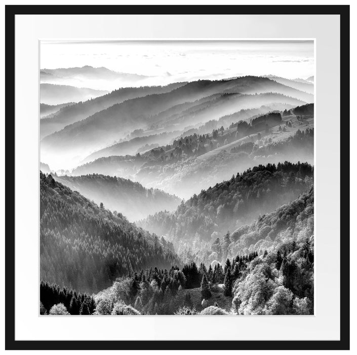 Nebelige Berglandschaft im Herbst, Monochrome Passepartout Quadratisch 70
