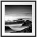 Vernebelte Berge bei Sonnenaufgang, Monochrome Passepartout Quadratisch 55