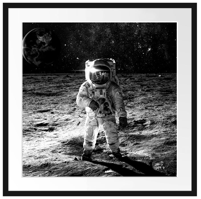 Einsamer Astronaut auf dem Mond, Monochrome Passepartout Quadratisch 70