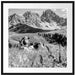 Alpenszene mit Kühen auf grüner Wiese, Monochrome Passepartout Quadratisch 70