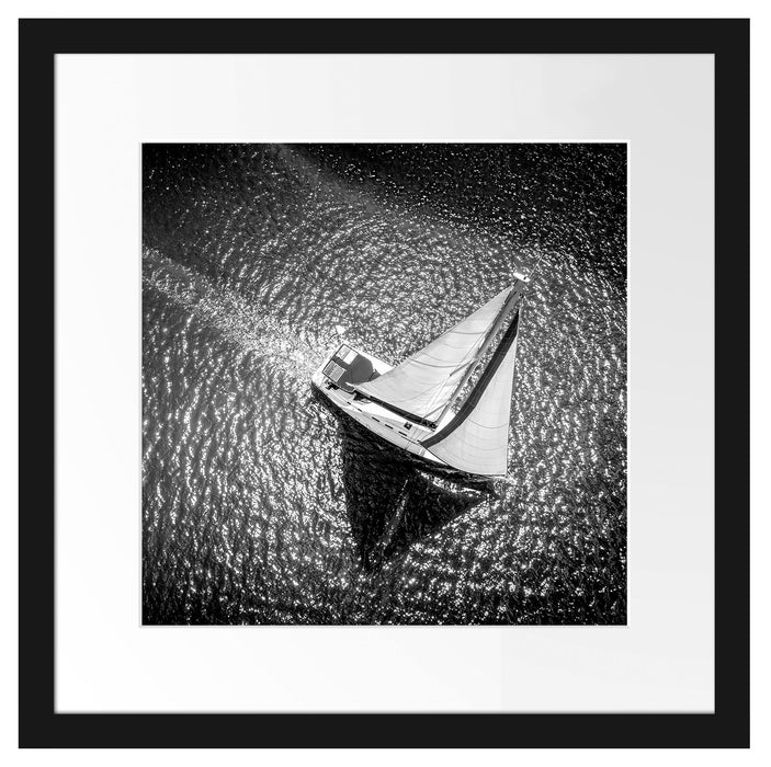 Einsames Segelboot auf dem Meer, Monochrome Passepartout Quadratisch 40