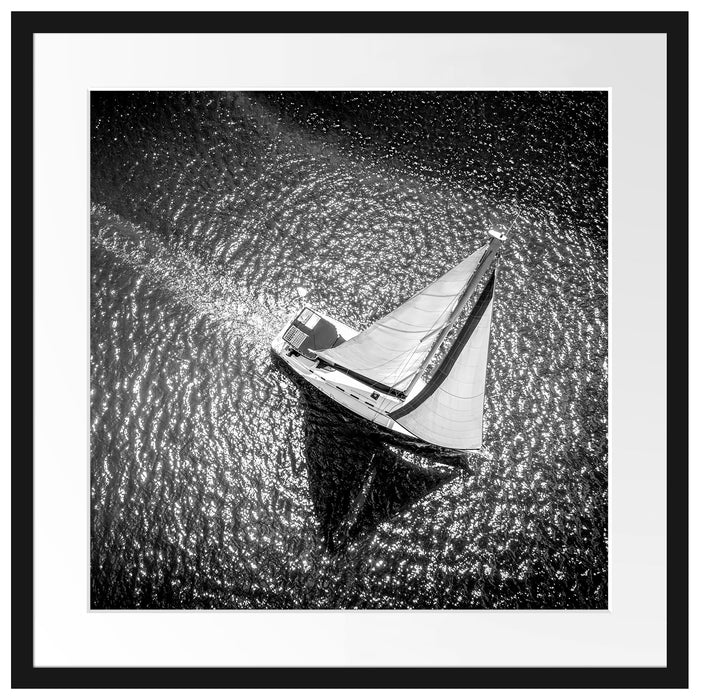 Einsames Segelboot auf dem Meer, Monochrome Passepartout Quadratisch 55