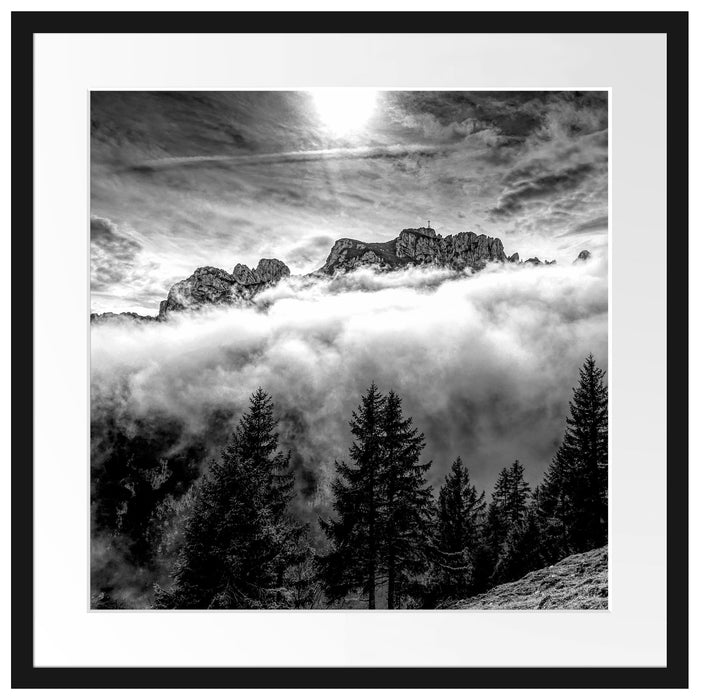 Aufsteigende Wolken in den Dolomiten, Monochrome Passepartout Quadratisch 55