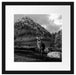 Einsames Rentier vor Berglandschaft, Monochrome Passepartout Quadratisch 40