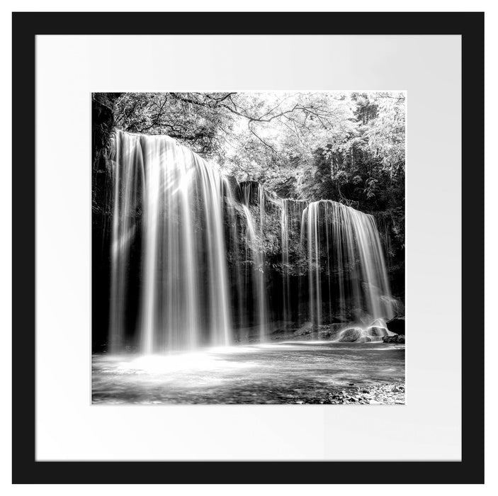 Tropischer Wasserfall im Wald, Monochrome Passepartout Quadratisch 40