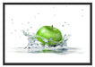 Grüner Apfel fällt in Wasser Schattenfugenrahmen 100x70
