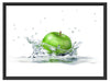 Grüner Apfel fällt in Wasser Schattenfugenrahmen 80x60