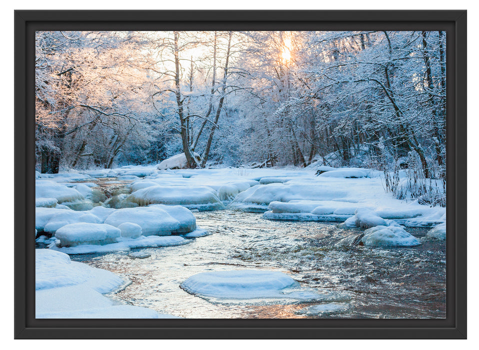 Bach in Winterlandschaft Schattenfugenrahmen 55x40