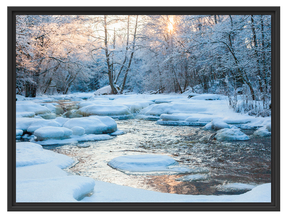 Bach in Winterlandschaft Schattenfugenrahmen 80x60