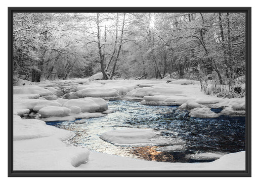 wunderschöner Bach im Winter Schattenfugenrahmen 100x70