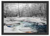 wunderschöner Bach im Winter Schattenfugenrahmen 55x40