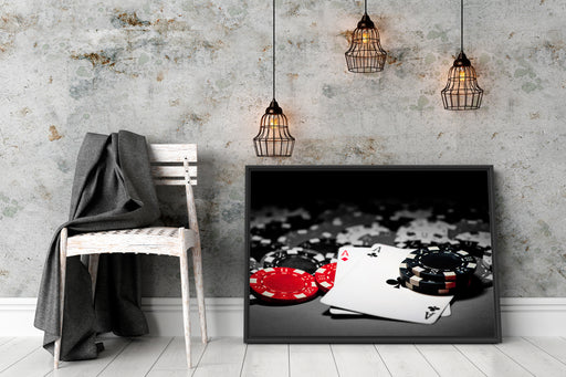 Spielkarten auf Pokertisch Schattenfugenrahmen Wohnzimmer