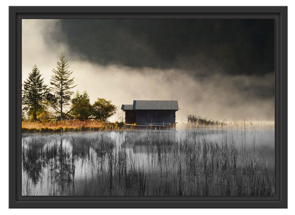 Häuschen am See mit Nebel Schattenfugenrahmen 55x40