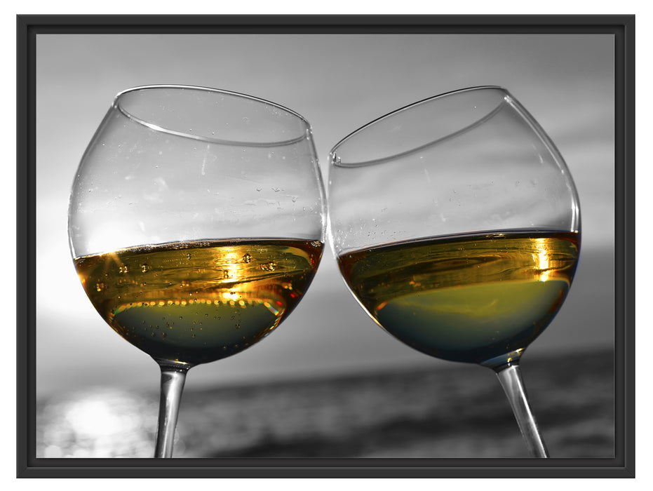 Wein in Gläsern am Meer Schattenfugenrahmen 80x60
