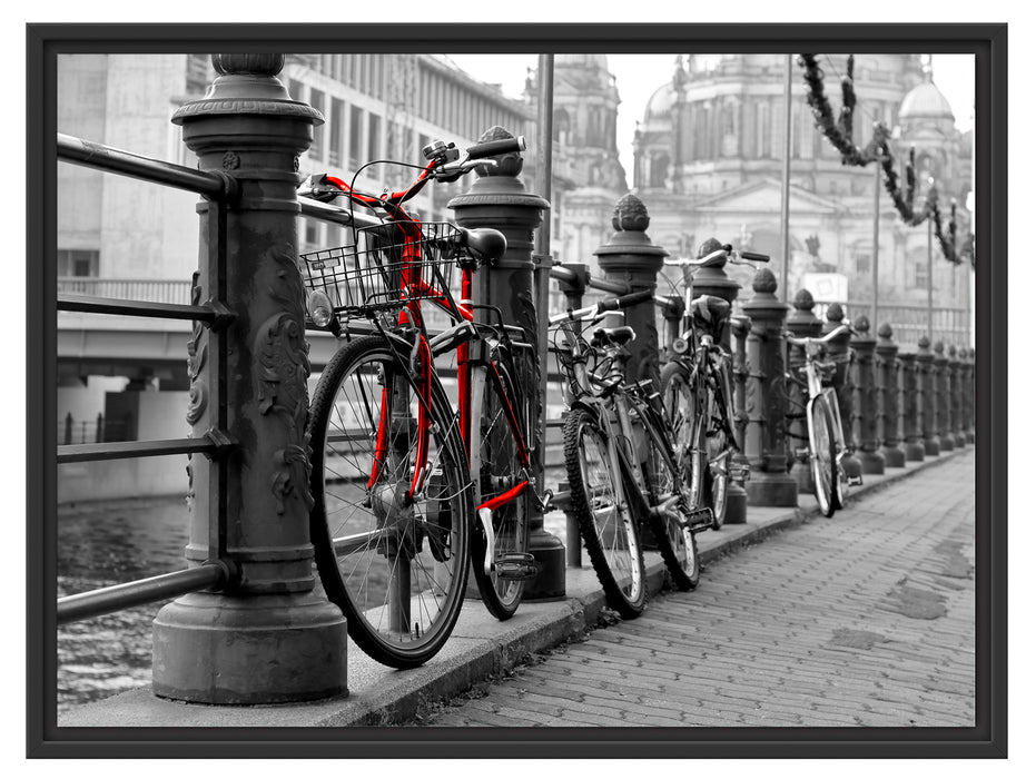 Fahrräder an Wasserstraße Schattenfugenrahmen 80x60