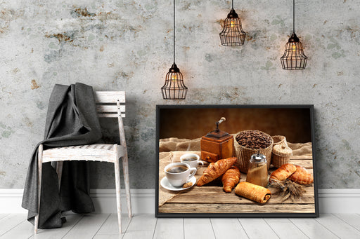Aromatischer Kaffee mit Croissant Schattenfugenrahmen Wohnzimmer