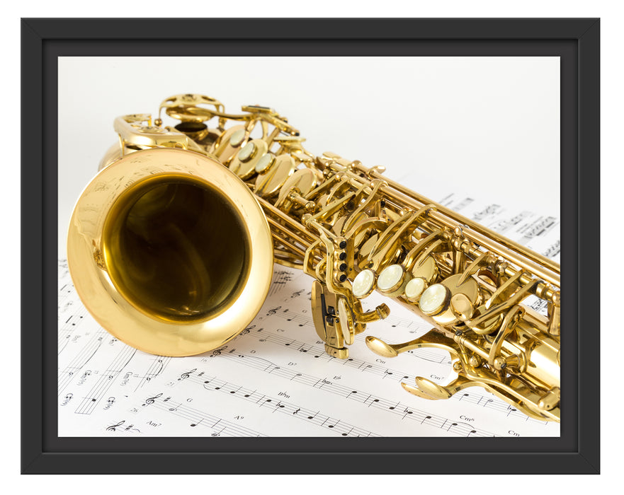Saxophon auf Notenpapier Schattenfugenrahmen 38x30