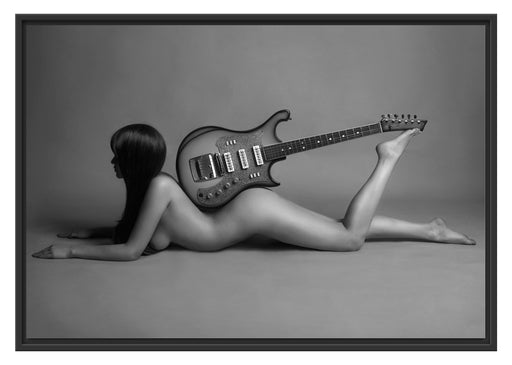 Nackte Frau mit Gitarre Schattenfugenrahmen 100x70