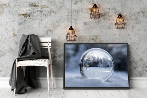 Eiskugel Winterlandschaft Schattenfugenrahmen Wohnzimmer