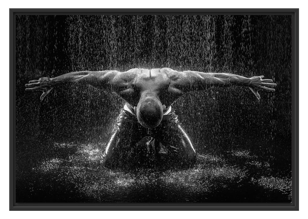 Pixxprint Bodybuilder im Regen, im Schwebe-Effekt Bilderrahmen