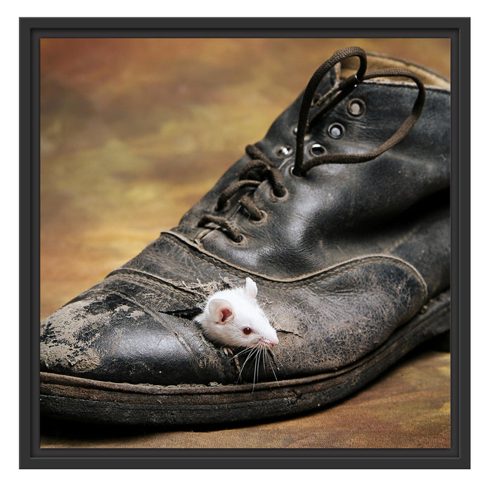 Maus in schwarzem Schuh Schattenfugenrahmen Quadratisch 55x55