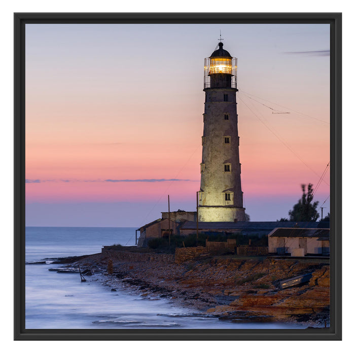 Leuchtturm in Abenddämmerung Schattenfugenrahmen Quadratisch 70x70