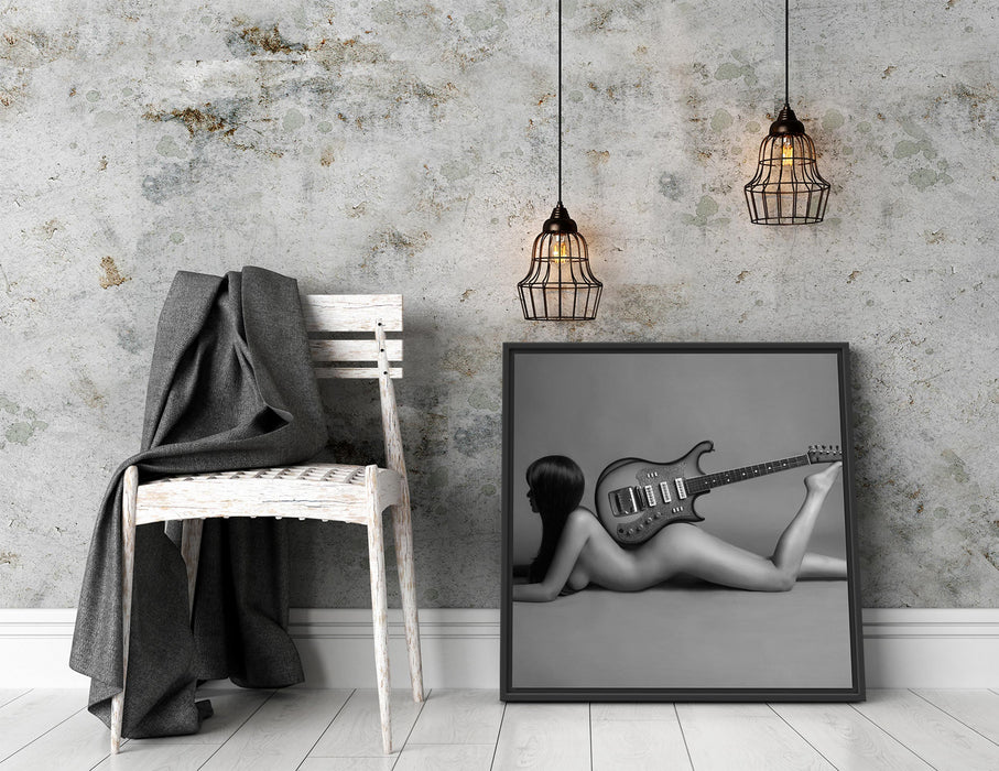 Nackte Frau mit Gitarre Quadratisch Schattenfugenrahmen Dekovorschlag