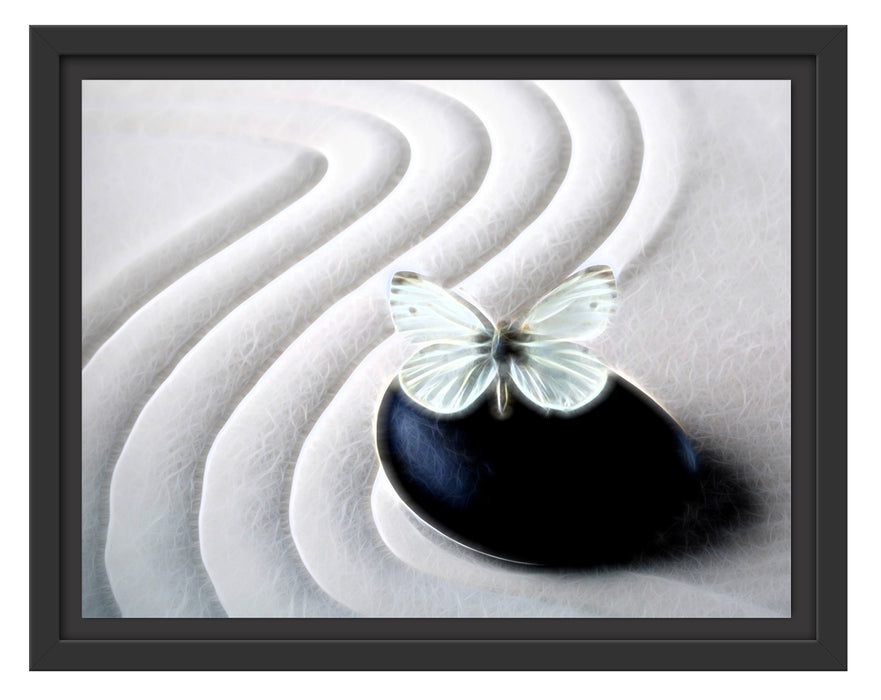 Schmetterling auf Zen Stein Schattenfugenrahmen 38x30