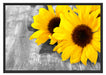 schöne Sonnenblumen auf Holztisch Schattenfugenrahmen 100x70